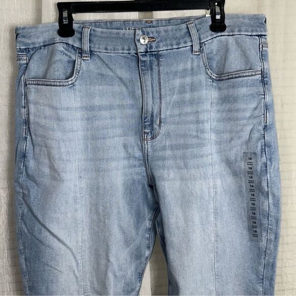 AE 18S Next Level Curvy High Waist Light Vintage Wash Stretch Jeggings - Picture 4 of 13